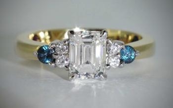 Anillo de compromiso con gema grande